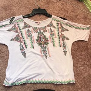 open shoulder pattern shirt